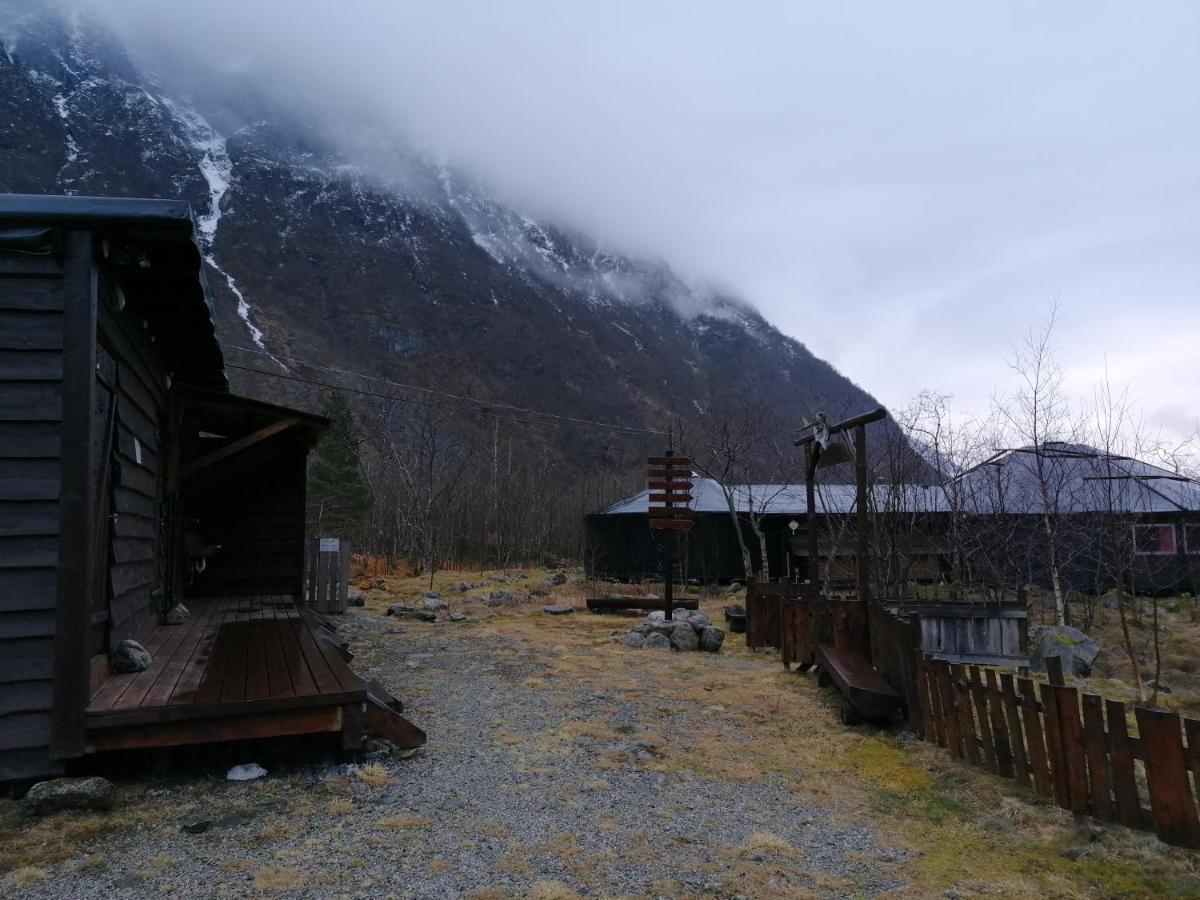 Hardanger Basecamp Hostel Osa Exterior photo