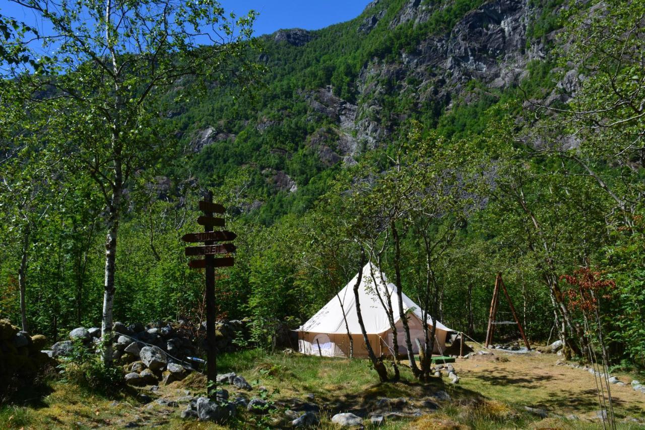 Hardanger Basecamp Hostel Osa Exterior photo