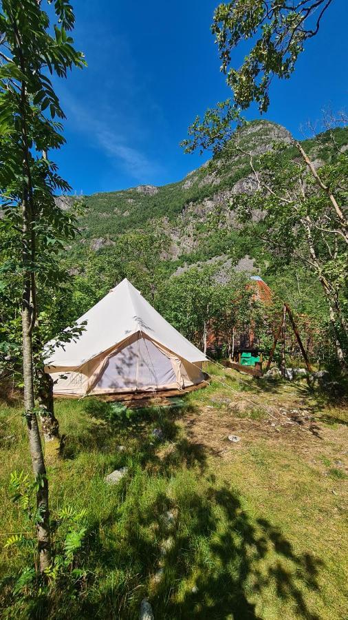 Hardanger Basecamp Hostel Osa Exterior photo