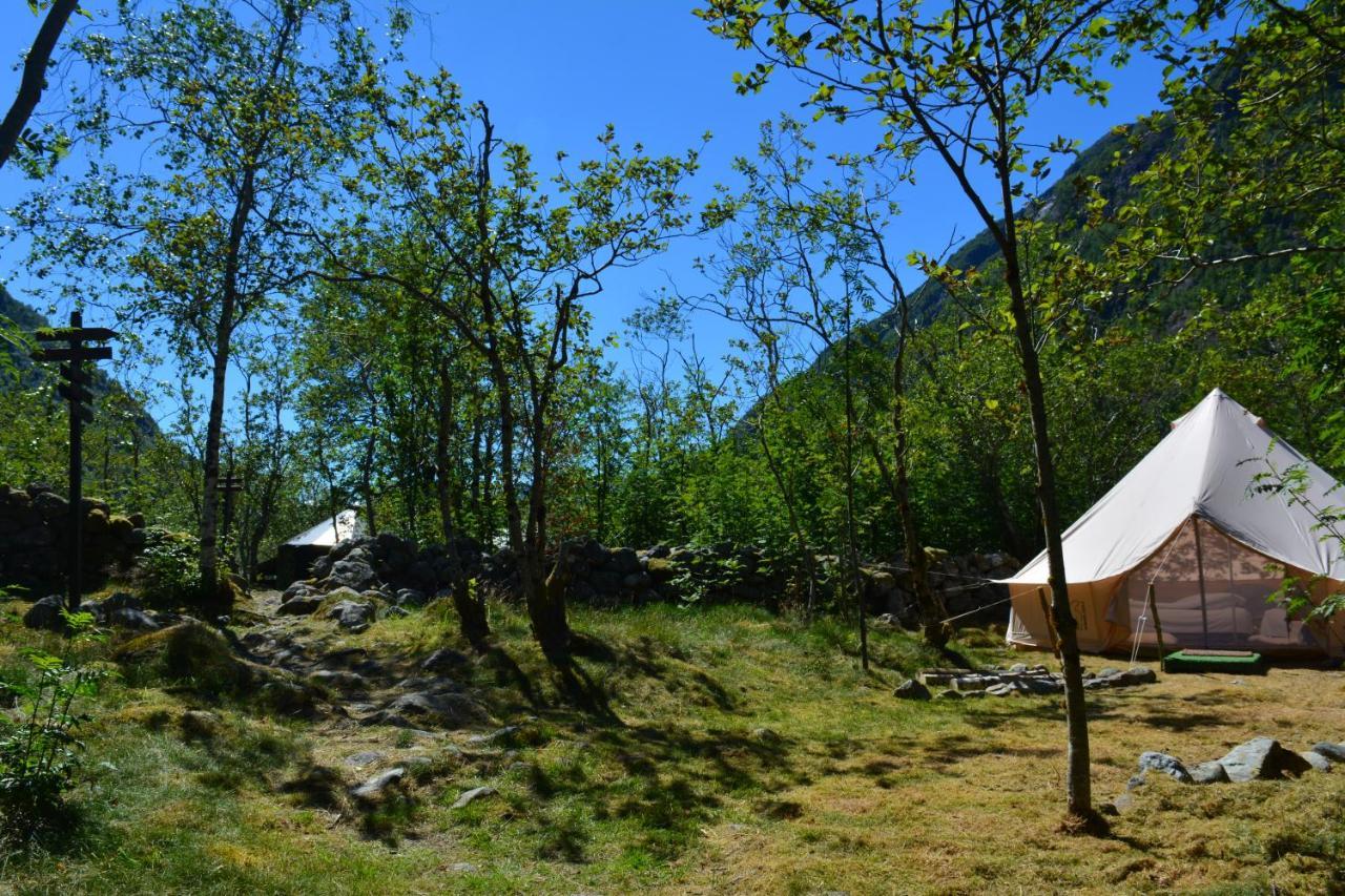 Hardanger Basecamp Hostel Osa Exterior photo