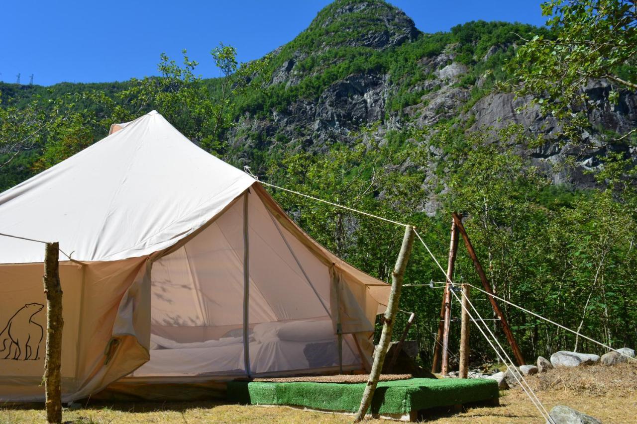 Hardanger Basecamp Hostel Osa Exterior photo