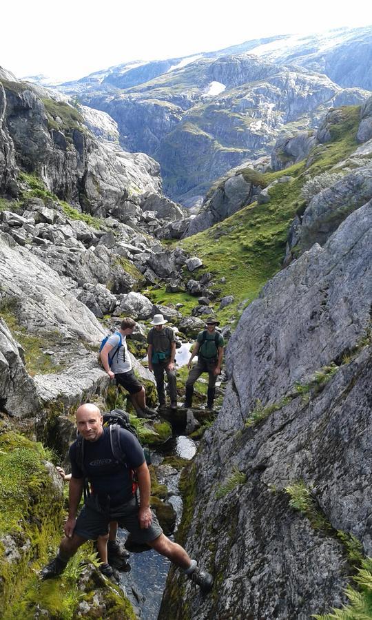 Hardanger Basecamp Hostel Osa Exterior photo